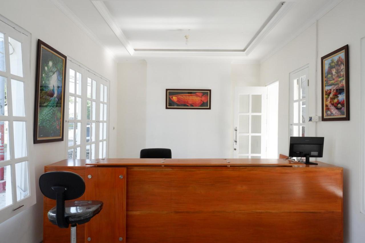 Reddoorz Near Ums 3* Surakarta (Solo)