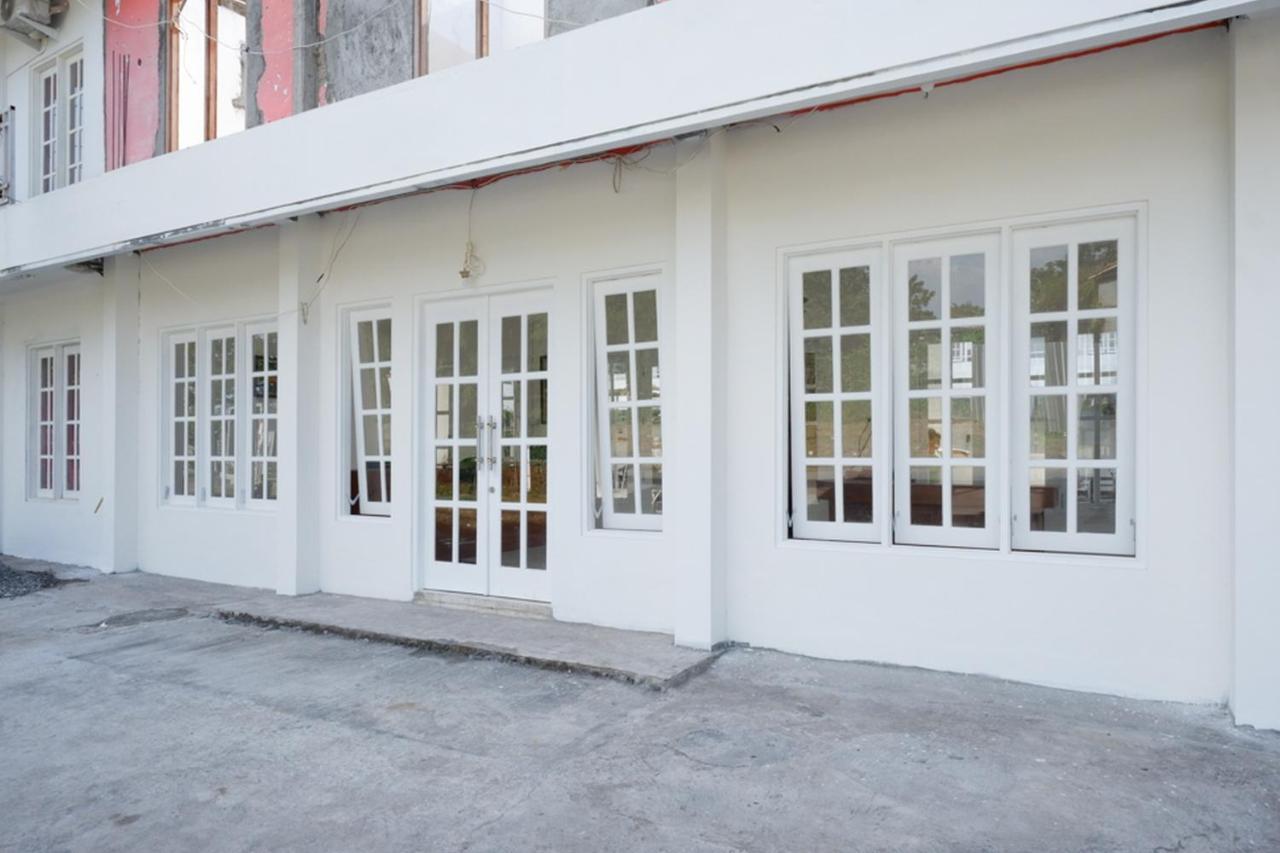Hotel Reddoorz Near Ums 3*