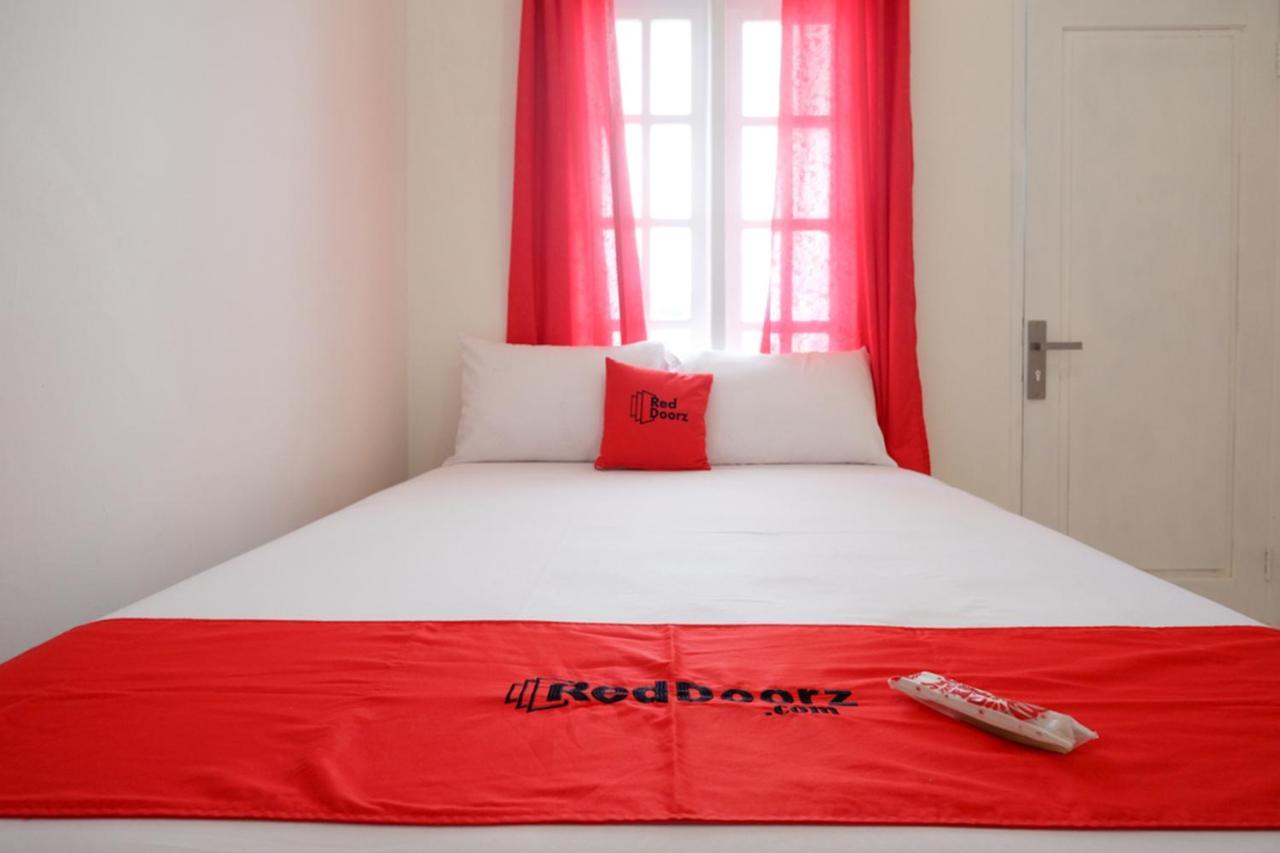 Hotel Reddoorz Near Ums 3*