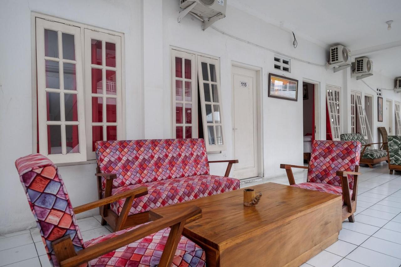 Reddoorz Near Ums Hotel